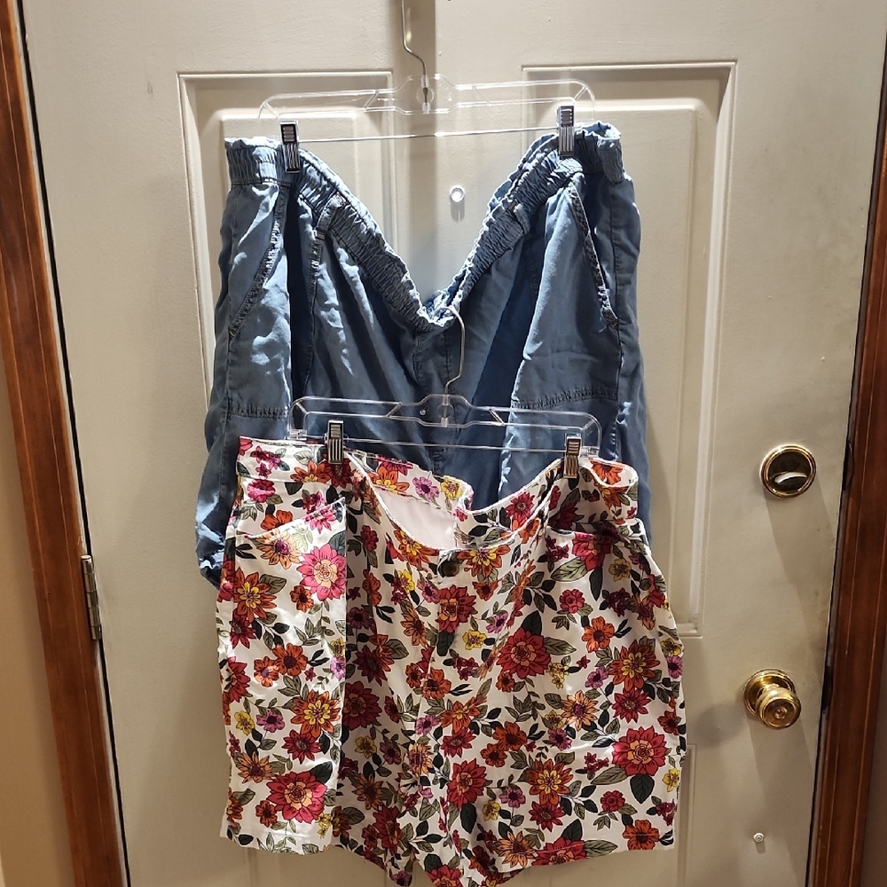 St. John's Bay Floral Print Shorts And Lught Denim Shorts